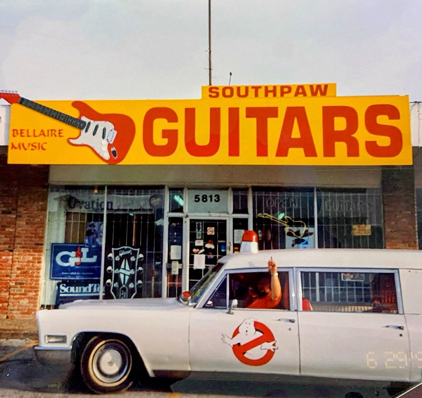 Southpaw Guitars: A Lefty Love Story