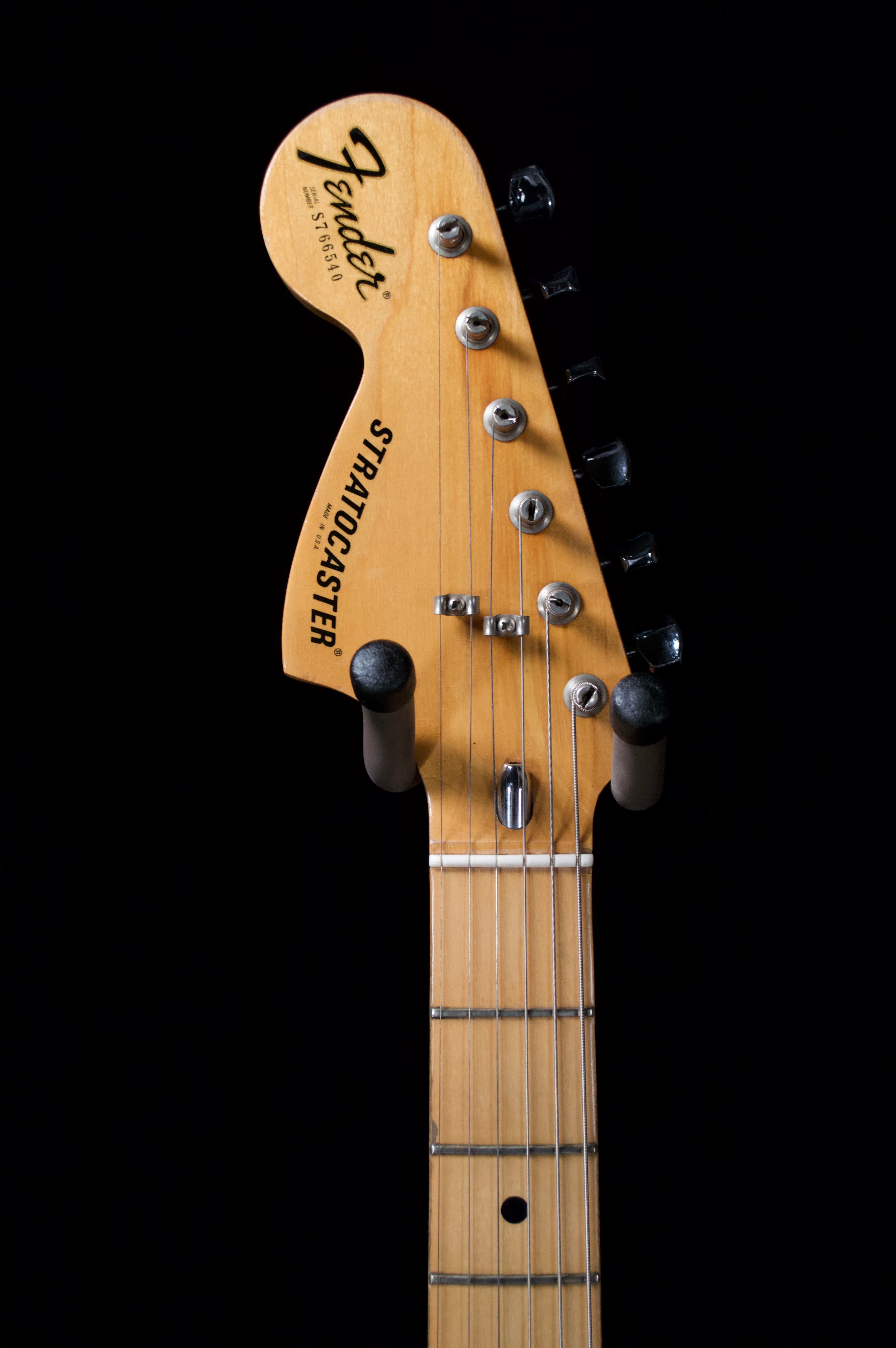 Fender Standard Stratocaster Left-handed - Black with Maple