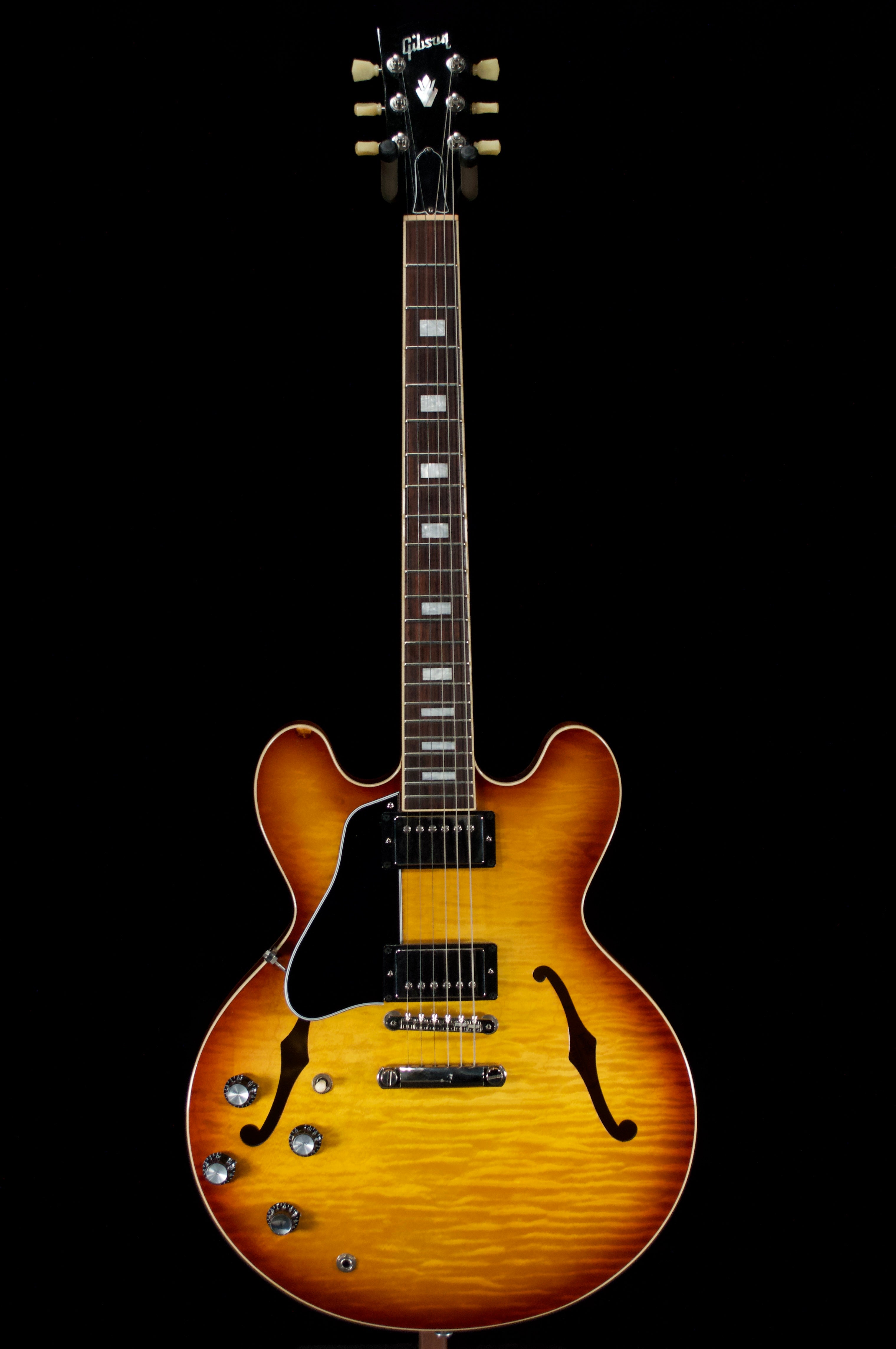 Gibson ES 335 Left-handed Guitar in figured top. Light burst